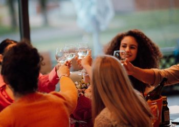 Petreceți noaptea de Revelion într-o atmosferă de poveste, la Blue by Milano