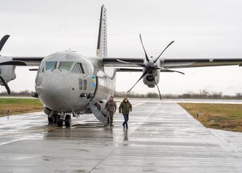 Ministrul Apărării și ambasadoarea SUA în România, vizită în baza de la Kogălniceanu 