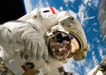 O sondă NASA va trece astăzi la mică distanţă pe lângă Soare