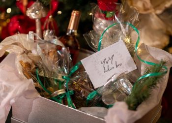 De sărbători, YvY vă propune YvY Box, o idee inspirată și savuroasă pentru cadoul de Crăciun