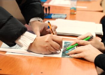 Prezența la vot, până la ora 11:00