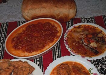 Au îmbinat utilul cu plăcutul: de la urne, la petrecere