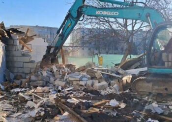 Anexele unei biserici, demolate în Postul Crăciunului (VIDEO)