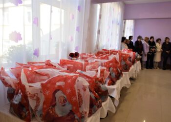 Daruri pentru bătrâni și persoane cu dizabilități din Cumpana, în spiritul sărbătorilor de iarnă