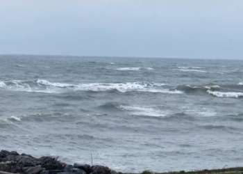 Record la Marea Neagră! Valuri uriașe au lovit țărmul românesc, în aceste zile (VIDEO)