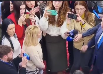 Protest spontan la Senat. Angajații, revoltați de măsurile anunțate de Ilie Bolojan