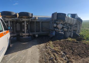Un alt TIR s-a răsturnat la ieșire din Kogălniceanu