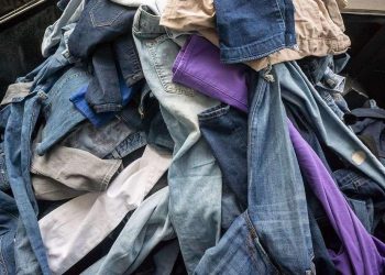 Taxe noi…pe haine vechi. Adio textile la gunoi, bun venit hainelor reciclate!