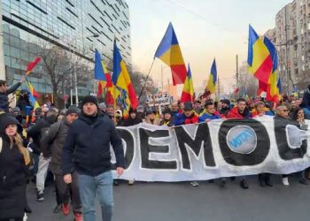 Horațiu Potra și fiul său, săltați de jandarmi de la protestul AUR din București