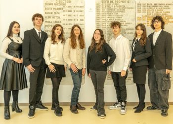 Opt elevi de la Liceul Traian au dat lovitura la National Space Society