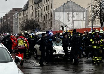 UPDATE: Scene șocante la Munchen: O mașină a intrat în mulțime