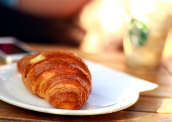 Croissante cu margarină, retrase de la vânzare. Există suspiciuni de contaminare