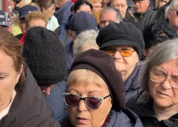 Coadă fără sfârșit la SPIT pentru taxa de salubrizare: „Este a treia zi în care vin, ieri aveam 250 de persoane în față”