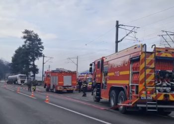 UPDATE: Alertă pe DN1, la Comarnic, din cauza unor scurgeri de acid sulfuric. A fost emis mesaj RO-Alert
