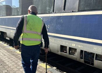 Transportul feroviar de călători trece în weekend la ora de vară