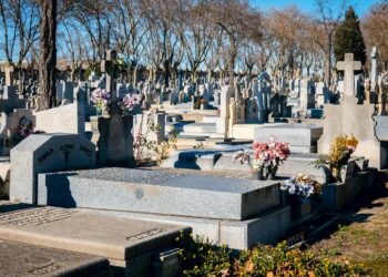 Cercetători din 6 țări, în România, la un colocviu despre practicile mortuare şi bunurile defuncţilor din morminte