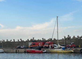 Incident în Portul Tomis: Un bărbat de 63 de ani, căzut din barcă, salvat de turiști