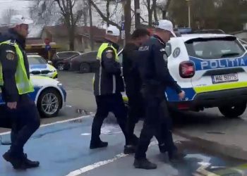 Șofer fără permis și cu antecedente penale, prins de polițiști conducând pe străzile din Ovidiu