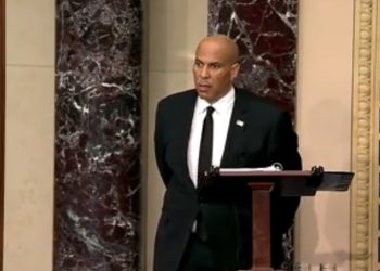 Discurs record în Senatul SUA: Un democrat l-a criticat pe Trump timp de 25 DE ORE