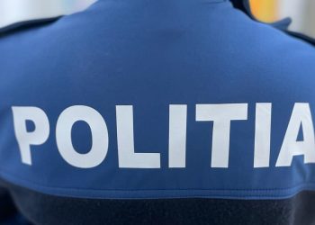 Opt poliţişti din Capitală, reţinuţi de procurori pentru corupţie